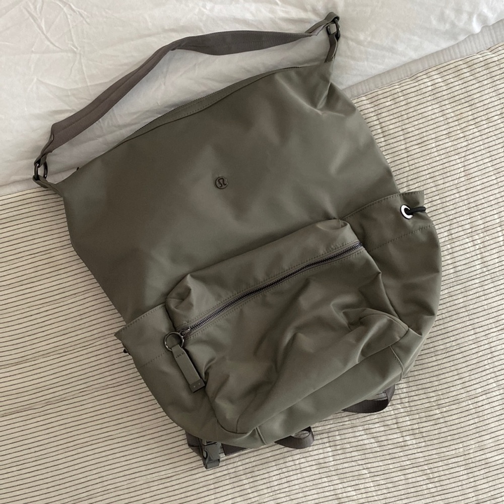 Lululemon back pack